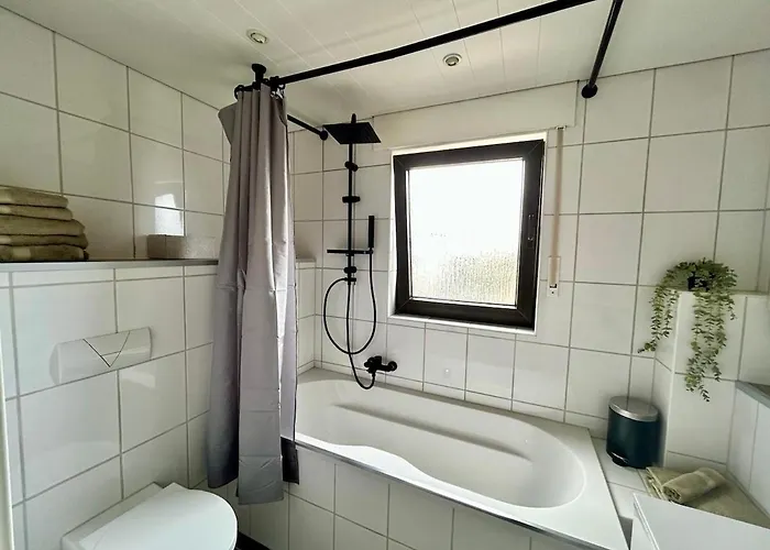 Modern In Der Naehe Von Koblenz Urbar (Mayen-Koblenz)